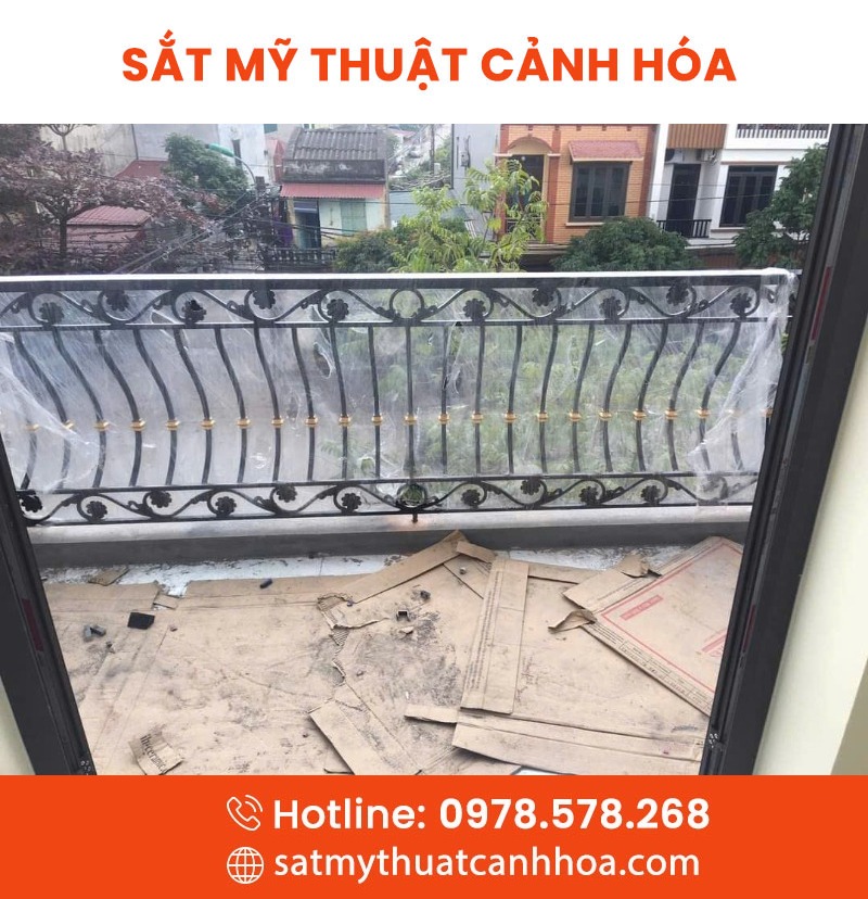 lan can sat 21 - Lan Can Ban Công Sắt Mỹ Thuật LCS-21